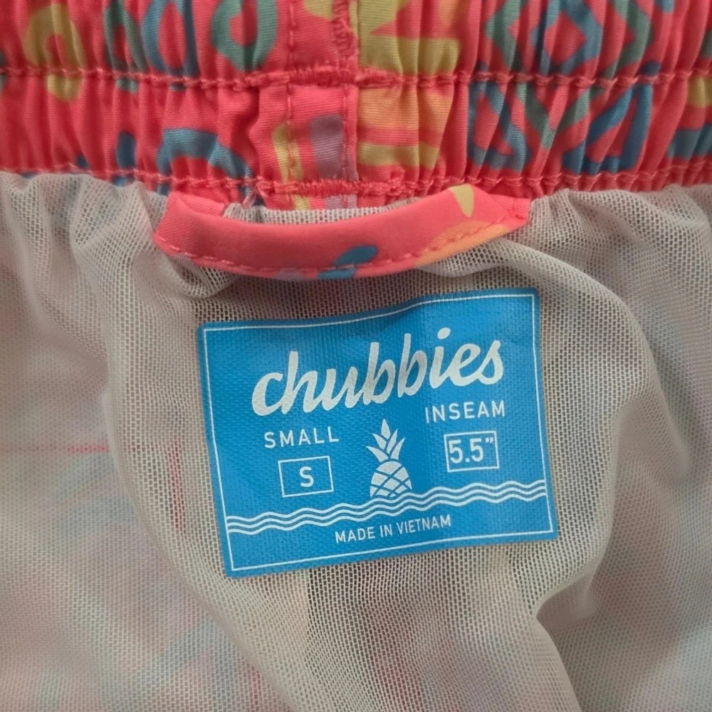 CHUBBIES Swim Trunks Mens Small Pink Retro Geometric Tribal Print 5.5